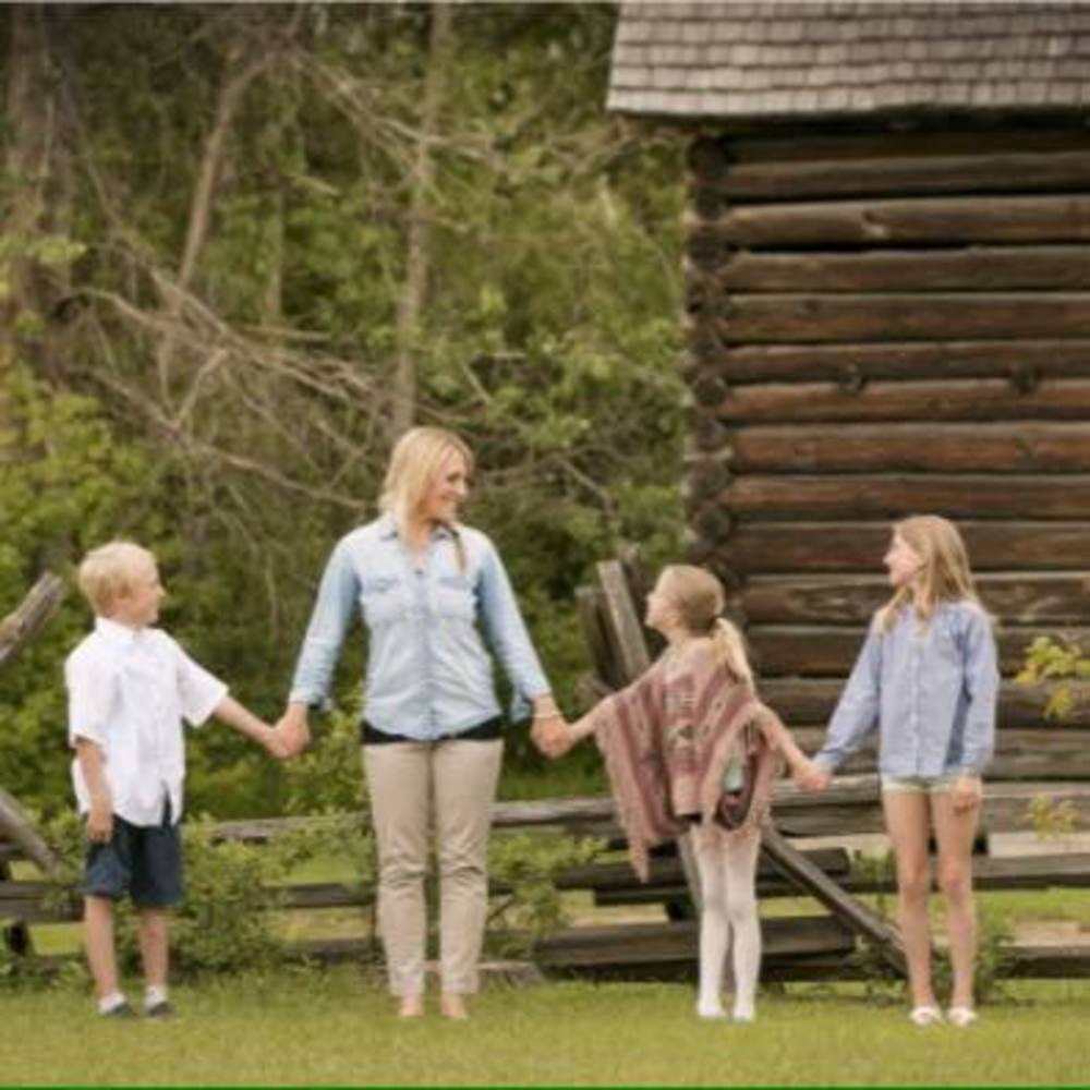 Meet your Posher, Manu